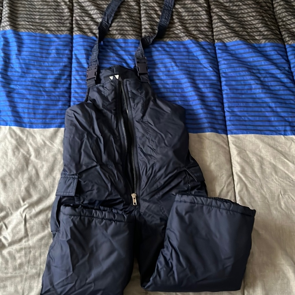 Excellent used condition unisex snow pants!